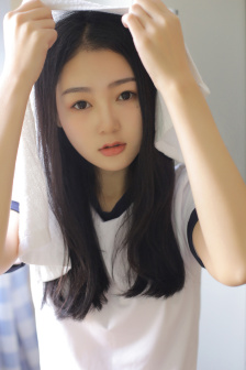 老婆半夜和别的男人聊天